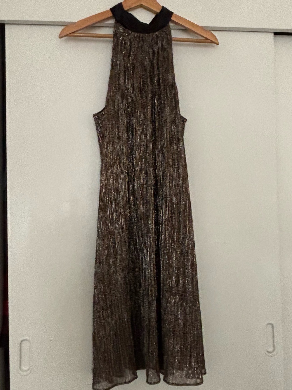 Laundry By Shelli Segal Black and Metallic Pleated Dress with Bow Size 10 - Picture 3 of 10